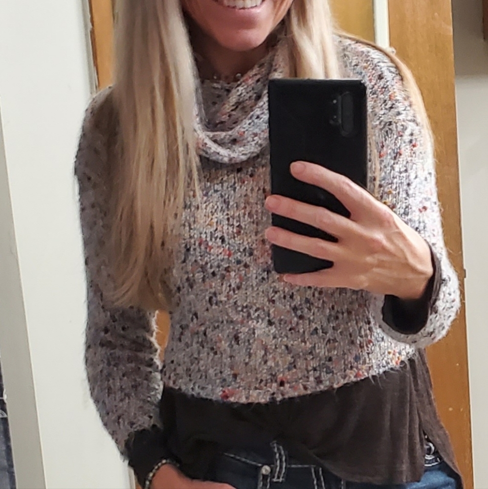 Chelsea & Voilet crop cowl sweater - Picture 3 of 7